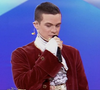 En plein direct, et tandis qu’il était nommé aux côtés de Lukas et Morgane, l’ancien candidat avait saisi le micro de Nikos Aliagas pour annoncer qu’il souhaitait mettre un terme à son parcours dans l’émission. 


Pierre, ancien candidat de la "Star Academy 3" - TF1