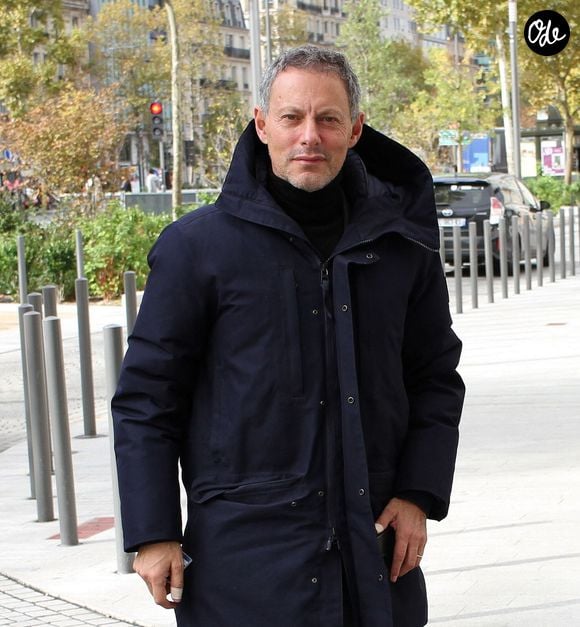 Marc-Olivier Fogiel quitte les studios de RTL à Paris le 17 octobre 2025.

© Jonathan Rebboah / Psnewz / Bestimage