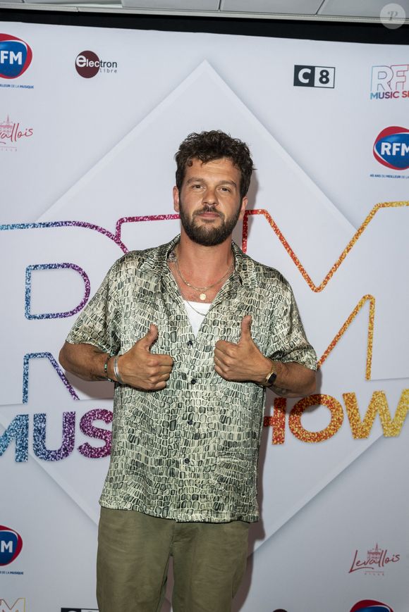 Claudio Capéo - Photocall et Backstage de l'événement musical "RFM Music Show" édition spéciale pour les 40 ans de la célèbre radio au Palais des Sports de Levallois-Perret et avec le retour des lives. Ce concert exceptionnel sera retransmis sur C8 le mercredi 30 juin. Émission présentée par B.Montiel et L.Rétory.
Levallois-Perret le 26 juin 2021
© Veeren Ramsamy - Pierre Perusseau / Bestimage