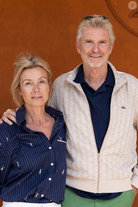 Tout comme Denis Brogniart et son épouse Hortense. 
Denis Brogniart et sa femme Hortense Brogniart au village lors des Internationaux de France de Tennis de Roland Garros 2026. Paris, le 1er juin 2026. © Jacovides / Moreau / Bestimage