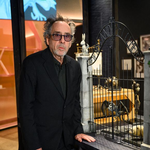 Tim Burton visite "The World of Tim Burton", à Londres, Royaume-Uni, le 23 octobre 2024.  Photo par Matt Crossick/PA Media Assignments/ABACAPRESS.COM