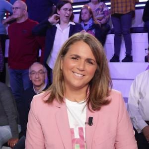 Exclusif - Valérie Bénaïm sur le plateau de l’enregistrement de l’émission « Face à Hanouna » présentée par C.Hanouna et diffusée sur C8 le 13 octobre 2024, à Paris, France, le 10 octobre 2024. © Jack Tribeca / Bestimage