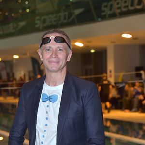 Samuel Etienne lors de la compétition caritative Défi du coeur au profit de l'association l'étoile de Martin (association de recherche contre le cancer des enfants) en marge du 6ème meeting olympique de natation à Courbevoie le 17 février 2018. © Giancarlo Gorassini / Bestimage