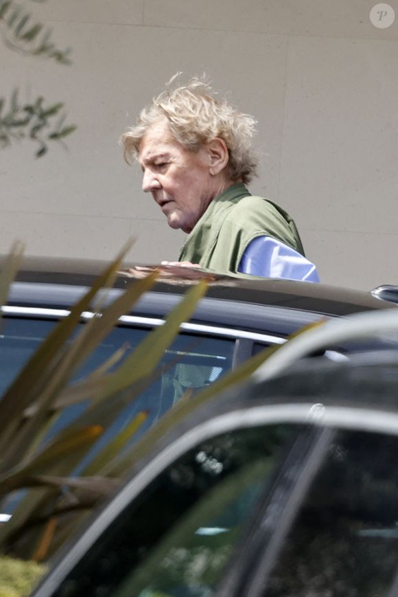 Après plusieurs semaines d'hospitalisation, le prince Ernst-August de Hanovre quitte l'hôpital Ruber International à Madrid, le 21 avril 2025. Europa Press / Bestimage