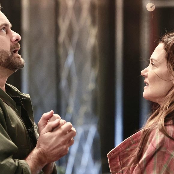 New York, NY Katie Holmes et Josh Jackson partagent un moment de tendresse lors du tournage de la trilogie "Happy Hour". 
Backgrid USA / Bestimage