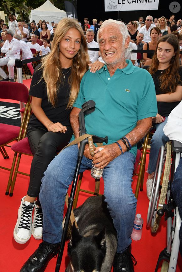 Exclusif - Jean-Paul Belmondo et sa fille Stella - Gala de boxe "No Limit Episode IX" organisé par B. Asloum (ancien champion du monde de boxe) en plein air au théâtre Tivol au Cannet le 18 juillet 2019. © Bruno Bebert/Bestimage