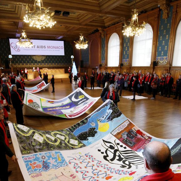 La princesse Stéphanie de Monaco et sa fille Camille Gottlieb assistent au déploiement des courtepointes à l'occasion de la journée mondiale de lutte contre le SIDA avec Fight Aids Monaco au musée océanographique de Monaco le 1er décembre 2025. @Jean-François Ottonello / Nice Matin / Bestimage