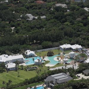 L'acheteur serait un Américain souhaitant conserver l'anonymat.

La maison de Celine Dion sur l'ile Jupiter en Floride KADENA PRESS / BESTIMAGE