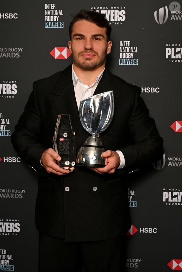 Une blessure qu’Antoine Dupont s’est fait lors d’un match du XV de France

Antoine Dupont durant la cérémonie des World Rugby Awards 2024 à la salle des Etoiles à Monaco, le 24 novembre 2024. © Bruno Bebert/Bestimage