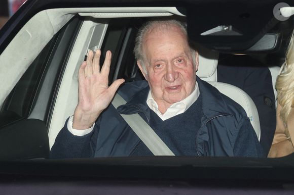 Le roi Juan Carlos Ier et sa fille l’infante Elena d’Espagne sont allés dîner avec Pedro Campos dans un restaurant à Cambados en Espagne le 15 mars 2024.

Photo : Europa Press / Bestimage