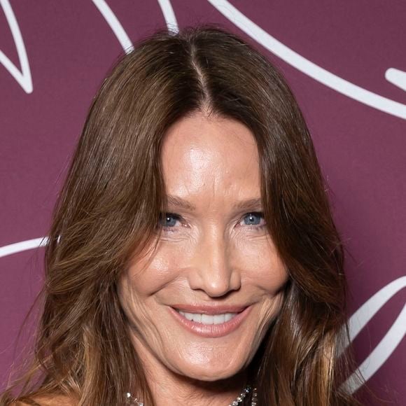 La marque s’est en effet imposée bien au-delà des frontières françaises.

Carla Bruni-Sarkozy - Photocall de la soirée " Chopard Miracle Gala Evening " lors du 79ème Festival International du Film de Cannes. Le 18 mai 2026
© Olivier Borde / Bestimage