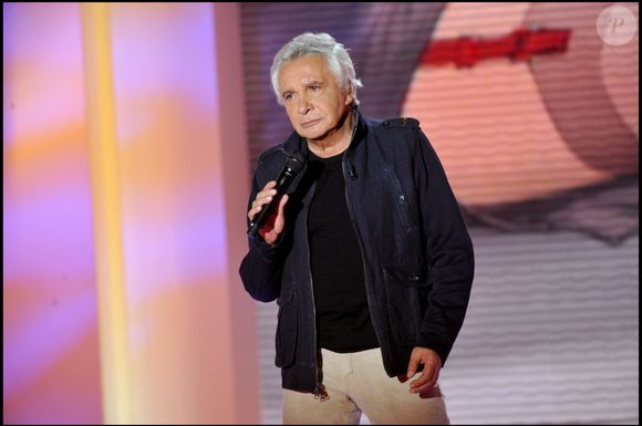 Michel Sardou - Emission "Vivement Dimanche" spécial Michel Sardou diffusée le 12 septembre 2010. © Bestimage