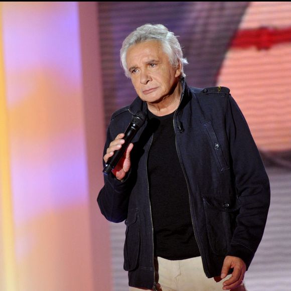 Michel Sardou - Emission "Vivement Dimanche" spécial Michel Sardou diffusée le 12 septembre 2010. © Bestimage