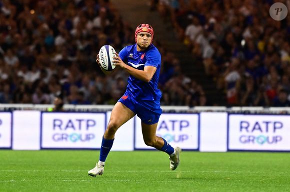Louis Bielle-Biarrey n’était pas seul lors de ce voyage

Louis Bielle Biarrey ( 14 - France ) - Test match international de rugby à XV avant la Coupe du monde entre la France et les Fidji au stade de la Beaujoire à Nantes, France, le 19 août 2023. la France a gagné 34-17. © Federico Pestellini/Panoramic/Bestimage