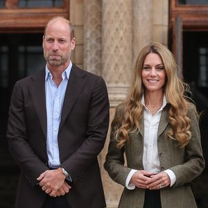Ce défilé, organisé dans le jardin de Kate Middleton et le prince William, devrait avoir lieu dans les prochains jours. 

Le prince William, prince de Galles, et Catherine (Kate) Middleton, arborant des cheveux blonds, visitent les jardins, récemment transformés, du musée d'histoire naturelle à Londres, le 4 septembre 2025.