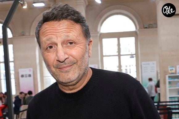 Après Tahiti, Arthur a visité Bora Bora.

Lors du bicentenaire de Hachette livre au Palais Brongniart " Les grandes rencontres Hachette " le 14 mars 2026. © Cédric Perrin/Bestimage