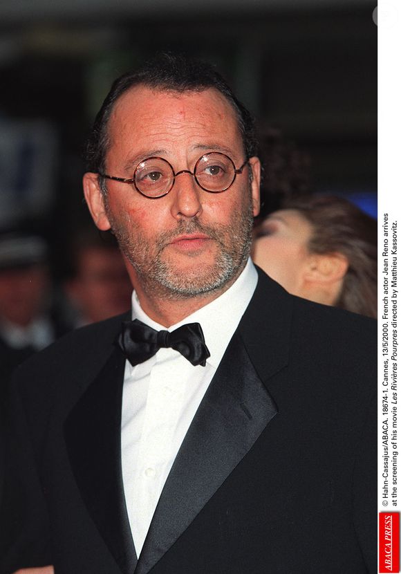 Quel habitant, quel élu est-il ? "Purepeople" a mené l'enquête...

L'acteur français Jean Reno arrive à la projection de son film Les Rivires Pourpres réalisé par Matthieu Kassovitz. © Hahn-Cassajus/ABACA. Cannes, 13/5/2000.