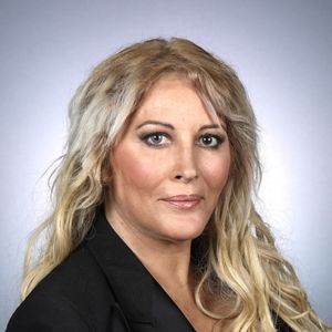 Ayant toujours choisi l'ombre à la lumière, cette dernière s'était toutefois exprimé il y a 10 ans.

Portrait de Loana lors de l'enregistrement de l'émission "Chez Jordan" à Paris le 26 octobre 2022.

© Cédric Perrin / Bestimage