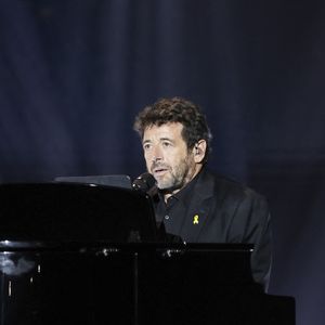Patrick Bruel lors d'une cérémonie organisée par le Conseil des institutions juives de France (CRIF) en hommage aux victimes des attentats du Hamas du 7 octobre 2023 contre Israël, à l'occasion du premier anniversaire de l'événement, à Paris, le 7 octobre 2024.  © Jack Tribeca / Bestimage