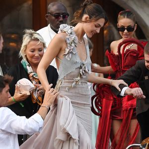 Vittoria Ceretti, compagne de Léonardo Dicaprio au mariage de Jeff Bezos et Lauren Sanchez juin 2025 @Backgrid UK/ Bestimage