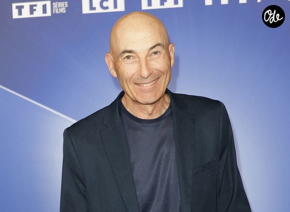 La radio reste toutefois partenaire de ce projet.

Nicolas Canteloup - Photocall de l’Upfront 2026 de TF1 à la Seine Musicale à Boulogne-Billancourt le 18 juin 2026. C’est à l’occasion de sa traditionnelle présentation aux annonceurs («upfront») que le groupe TF1 a choisi d’annoncer ce jeudi soir la concrétisation de son accord de distribution signé avec il y a un an jour pour jour avec Netflix. © Coadic Guirec/Bestimage