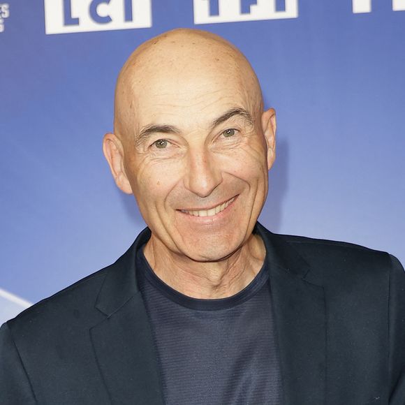 La radio reste toutefois partenaire de ce projet.

Nicolas Canteloup - Photocall de l’Upfront 2026 de TF1 à la Seine Musicale à Boulogne-Billancourt le 18 juin 2026. C’est à l’occasion de sa traditionnelle présentation aux annonceurs («upfront») que le groupe TF1 a choisi d’annoncer ce jeudi soir la concrétisation de son accord de distribution signé avec il y a un an jour pour jour avec Netflix. © Coadic Guirec/Bestimage