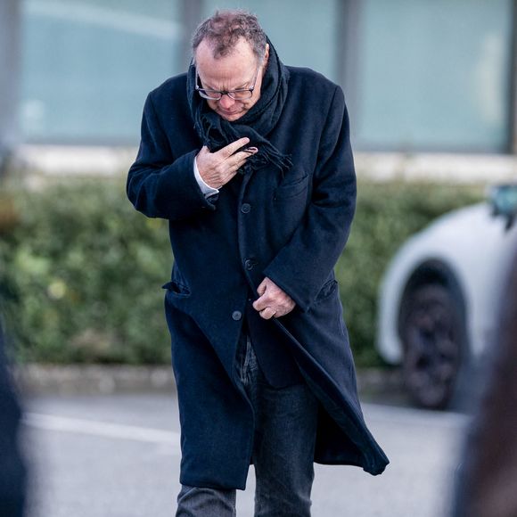 Et qui lui a pour rappel composé son tube "Pour le plaisir"

Julien Lepers aux obsèques du chanteur Herbert Léonard au crématorium de Saint-Fargeau-Ponthierry, France, le 12 mars 2025. © Bestimage