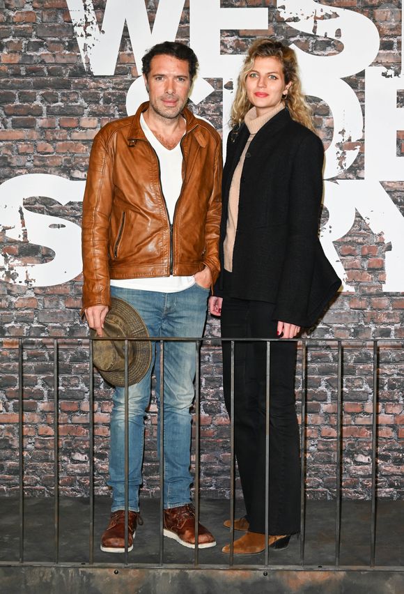 Nicolas Bedos et sa compagne Pauline Desmonts - Avant-première du film "West Side Story" réalisé par S. Spielberg au Grand Rex à Paris le 2 décembre 2021. © Coadic Guirec/Bestimage
