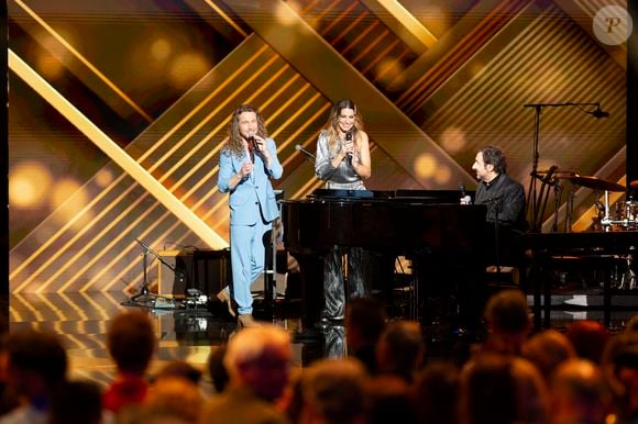 Exclusif  - Julien Doré, Laury Thilleman, André Manoukian - Enregistrement de l'émission "La fête de la chanson française" à Paris, présentée par L.Thilleman et A.Manoukian, et diffusée le 20 décembre sur France 3
© Pierre Perusseau / Bestimage