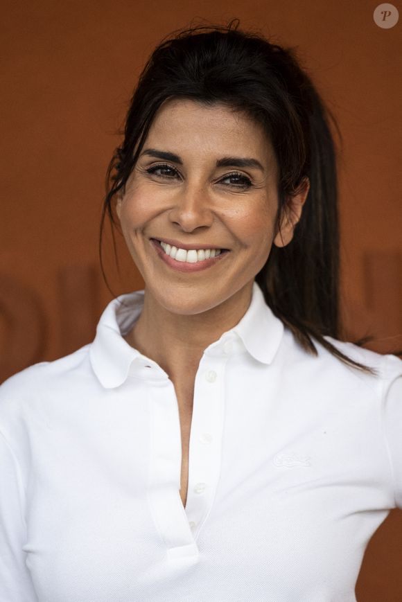Après Stéphane Rousseau et Philippe Lacheau, Reem Kherici prouve une fois de plus qu'elle excelle dans l'art de transformer ses anciennes amours en amitiés solides.

Reem Kherici au village lors des Internationaux de France de Tennis de Roland Garros 2025, à Paris, France, le 6 juin 2025. 

© Jacovides-Moreau/Bestimage