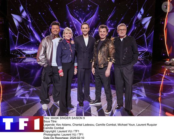 Kev Adams, Chantal Ladesou, Camille Combal, Michaël Youn, Laurent Ruquier dans la saison 9 de "Mask Singer 9" sur TF1. Photo : Laurent Vu / TF1