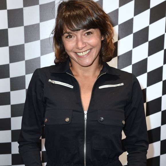 Aux côtés de sa fille Emma de Caunes 

Exclusif - Emma de Caunes - Vernissage de l'exposition "Race Kit" par le photographe Mathieu César au concept store Montaigne Market à Paris, France, le 25 septembre 2018. © Giancarlo Gorassini/Bestimage