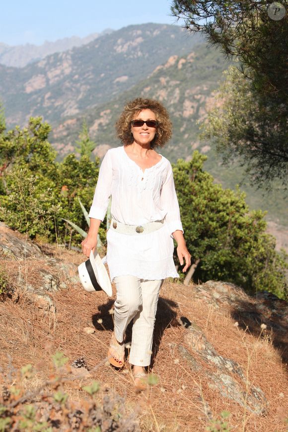 Dans le hameau de Porto, situé en Corse, la célèbre animatrice habite "Une ancienne bergerie cramponnée à un piton rocheux"

Mireille Dumas, à Porto, en Corse, en 2007. Photo by Max Colin/ABACAPRESS.COM