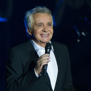 Michel Sardou se produit en direct avec son groupe au Palais Omnisport de Paris Bercy, à Paris, France, le 12 décembre 2012. Photo Christophe Guibbaud/Abaca
