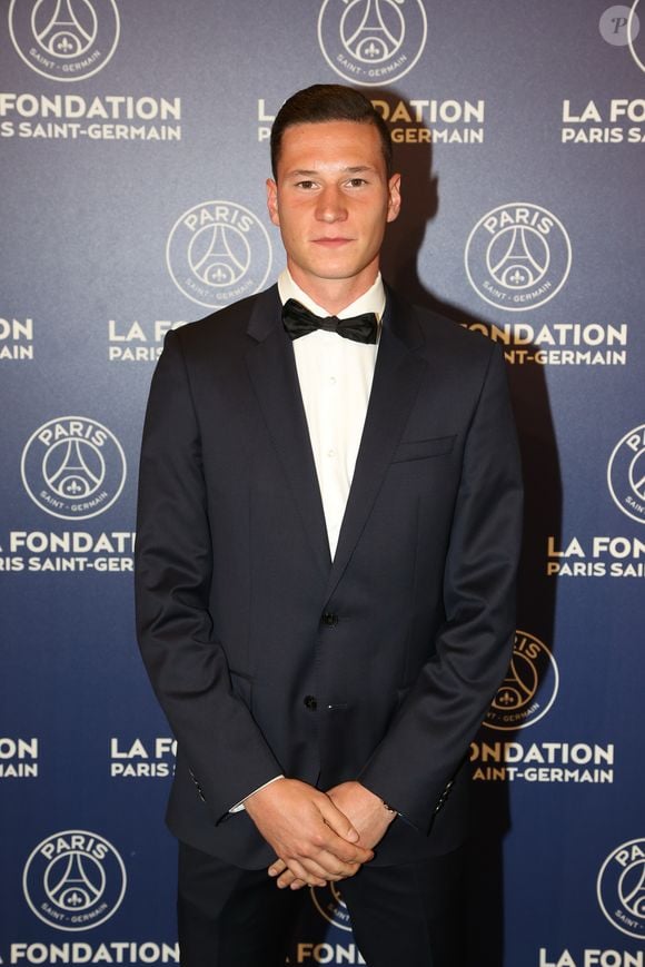 Exclusif - Julian Draxler - Dîner de gala au profit de la Fondation PSG au Parc des Princes à Paris le 16 mai 2017. © Rachid Bellak/Bestimage