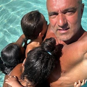 Dans la vie de Patrick Antonelli

Amel Bent avec son mari Patrick Antonelli et leurs trois enfants. Photo publiée par Patrick Antonelli sur Instagram.