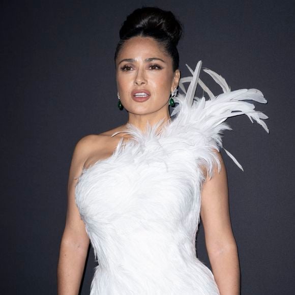Salma Hayek - Photocall de la soirée "Kering Women in Motion Awards" à la Place de la Castre lors du 79ème Festival International du Film de Cannes. Le 17 mai 2026.

© Olivier Borde / Bestimage