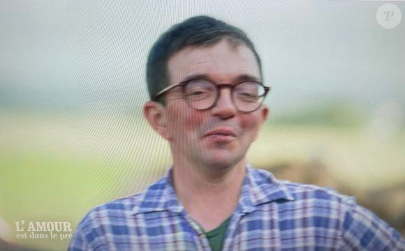 A 46 ans, cet agriculteur n'a connu qu'une seule relation de toute sa vie
Antoine, nouvel candidat de "L'amour est dans le pré"