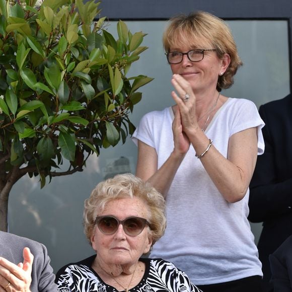 Inauguration de la rue Jacques et Bernadette Chirac, par la femme de l'ancien président de la République, Bernadette Chirac, en fauteuil roulant, et sa fille Claude Chirac, à Brive-la-Gaillarde. Le 8 juin 2018. Crédit Bestimage