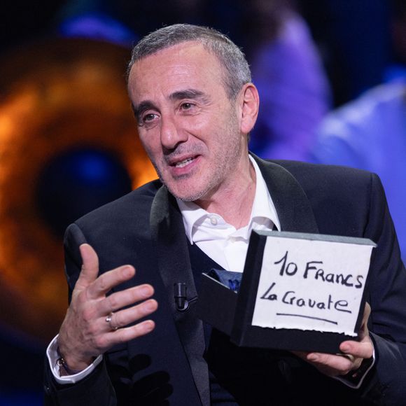 Elie Semoun lors de l'enregistrement de l'émission "La Boîte à secrets", présentée par F.Bollaert et diffusée le 23 janvier sur France 3, dans les studios du Lendit à Saint-Denis, France, le 16 décembre 2025.

© Cyril Moreau/Bestimage