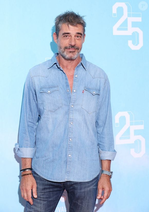 Thierry Neuvic au photocall de la mini-série "Infiltré(e)" lors de la 25ème édition du Festival de la fiction de la Rochelle, France, le 15 septembre 2023. © Denis Guignebourg/BestImage