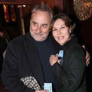 Les deux anciens partenaires ont vécu une relation d'amour de 1994 à 1998. 

Antoine Duléry et Mathilde Seigner - Personnalités à la générale de la pièce de théâtre « Le Cercle des Poètes Disparus » au Théâtre Antoine à Paris, France. Le 8 Février 2024.
© Bertrand Rindoff / Bestimage