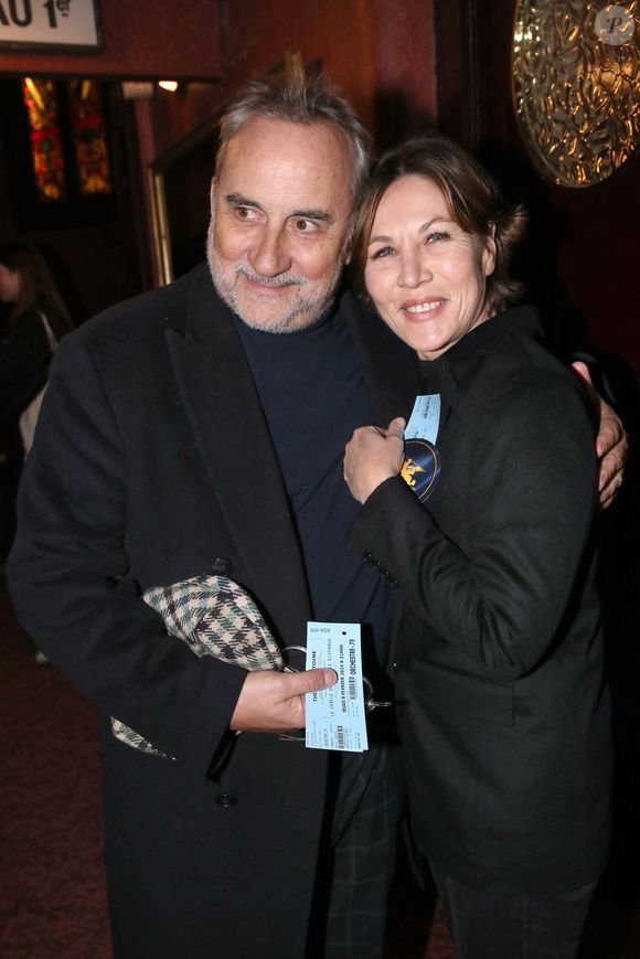 Les deux anciens partenaires ont vécu une relation d'amour de 1994 à 1998. 

Antoine Duléry et Mathilde Seigner - Personnalités à la générale de la pièce de théâtre « Le Cercle des Poètes Disparus » au Théâtre Antoine à Paris, France. Le 8 Février 2024.
© Bertrand Rindoff / Bestimage