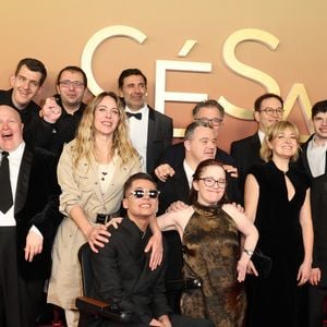 L'équipe du film "un petit truc en plus" - Photocall de la 50ème édition de la cérémonie des César à l'Olympia à Paris, France, le 28 février 2025 © Dominique Jacovides - Olivier Borde / Bestimage