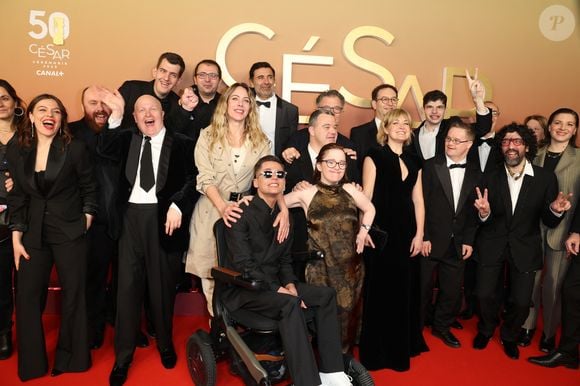 L'équipe du film "un petit truc en plus" - Photocall de la 50ème édition de la cérémonie des César à l'Olympia à Paris, France, le 28 février 2025 © Dominique Jacovides - Olivier Borde / Bestimage