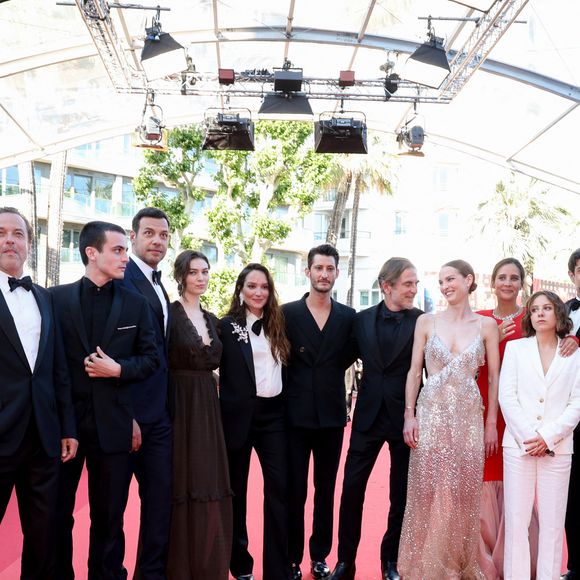 Ce long-métrage d'aventure produit par Dimitri Rassam, reposant sur un casting 5 étoiles, est à revoir sans modération. 

Jérôme Seydoux, Vassili Schneider, Matthieu Delaporte, Julien De Saint-Jean, Laurent Lafitte, Anamaria Vartolomei, Anaïs Demoustier (enceinte), Pierre Niney, Matthieu Delaporte, Adèle Simphal, Julie de Bona, Marie Narbonne, Pierfrancesco Favino, Dimitri Rassam, Alexandre de La Patellière - Montée des marches du film « Le comte de Monte-Cristo » lors du 77ème Festival International du Film de Cannes, au Palais des Festivals à Cannes. 
© Jacovides-Moreau / Bestimage
