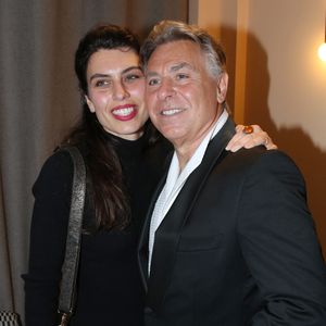Roberto Alagna dans sa loge avec sa fille aînée Orlena - Roberto Alagna & l’Orchestre Colonne en Concert Salle Gaveau à Paris, France, le 15 mars 2026. © Bertrand Rindoff / Bestimage
