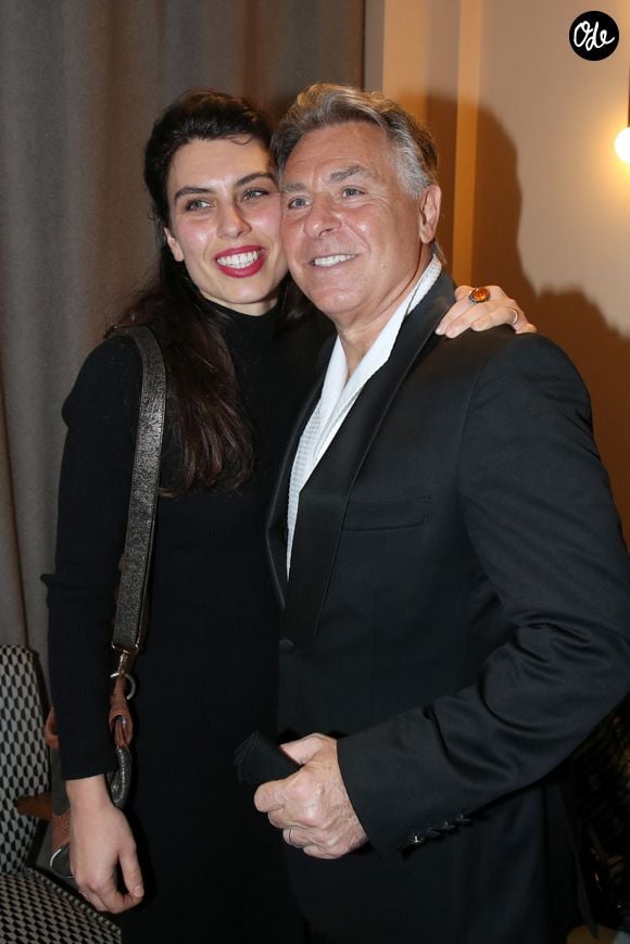 Roberto Alagna dans sa loge avec sa fille aînée Orlena - Roberto Alagna & l’Orchestre Colonne en Concert Salle Gaveau à Paris, France, le 15 mars 2026. © Bertrand Rindoff / Bestimage