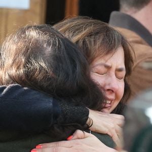 Un dernier hommage émouvant à été rendu à Bruno Salomone

Valérie Bonneton - Arrivées aux obsèques de Bruno Salomone en l'église Sainte-Anne de Polangis de Joinville-le-Pont (Val-de-Marne). © Cyril Moreau - Dominique Jacovides / Bestimage