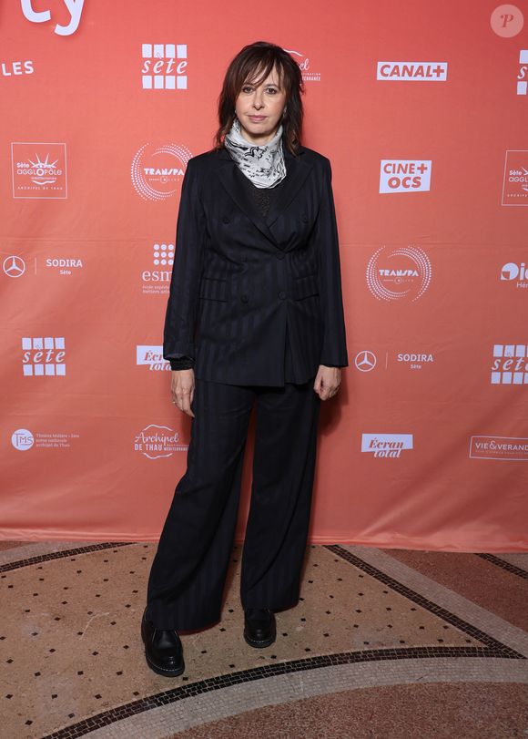 Exclusif - Valérie Bonneton - Photocall de la série "L'affaire Laura Stern" lors du 2ème Festival Creatvty 2025 des séries et créations audiovisuelles à Sète, le 14 novembre 2025.
© Denis Guignebourg / Bestimage
